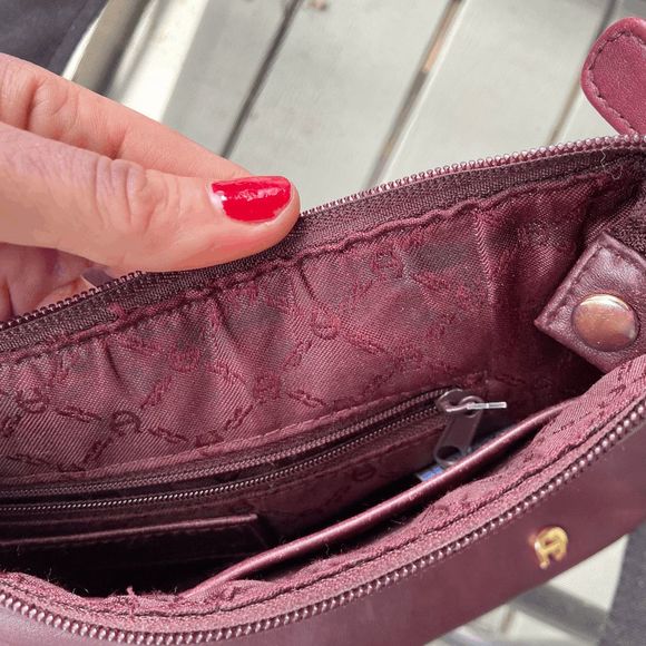 Etienne Aigner Burgundy Full-Grain Leather Shoulder Bag VTG 90s - Picture 9 of 11